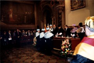 Título Honoris Causa – Universidad de Barcelona (1996)
